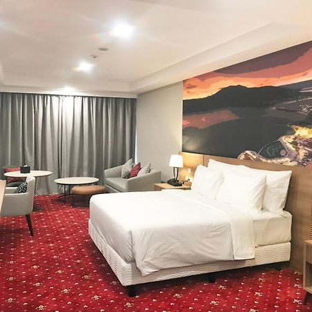 Labersa Hotel & Convention Center Samosir Sinapuran Eksteriør billede
