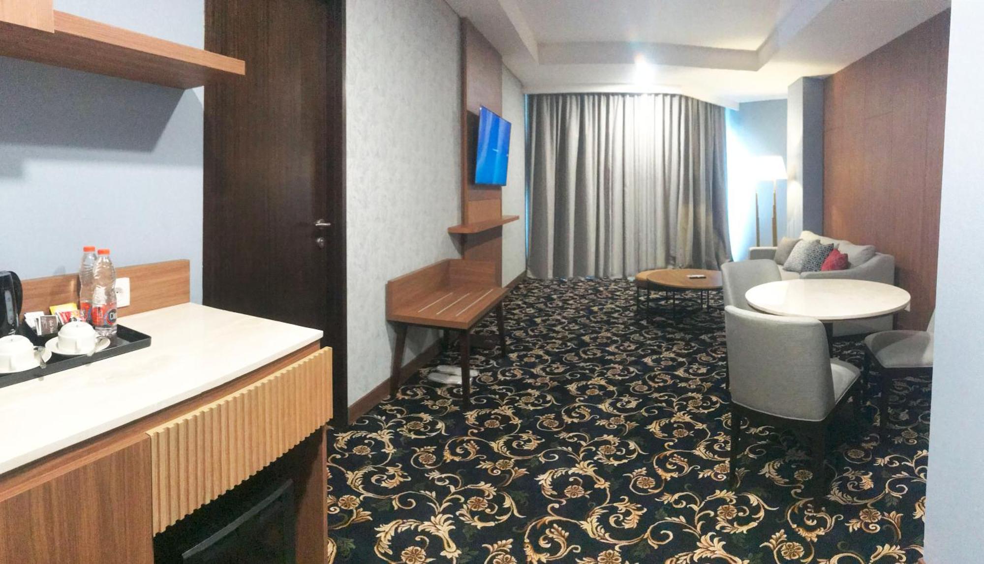Labersa Hotel & Convention Center Samosir Sinapuran Eksteriør billede