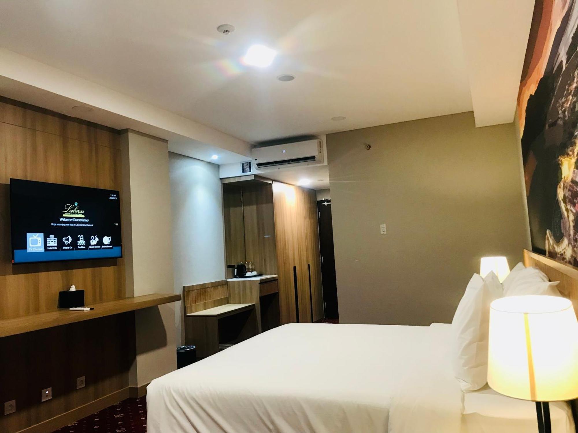 Labersa Hotel & Convention Center Samosir Sinapuran Eksteriør billede