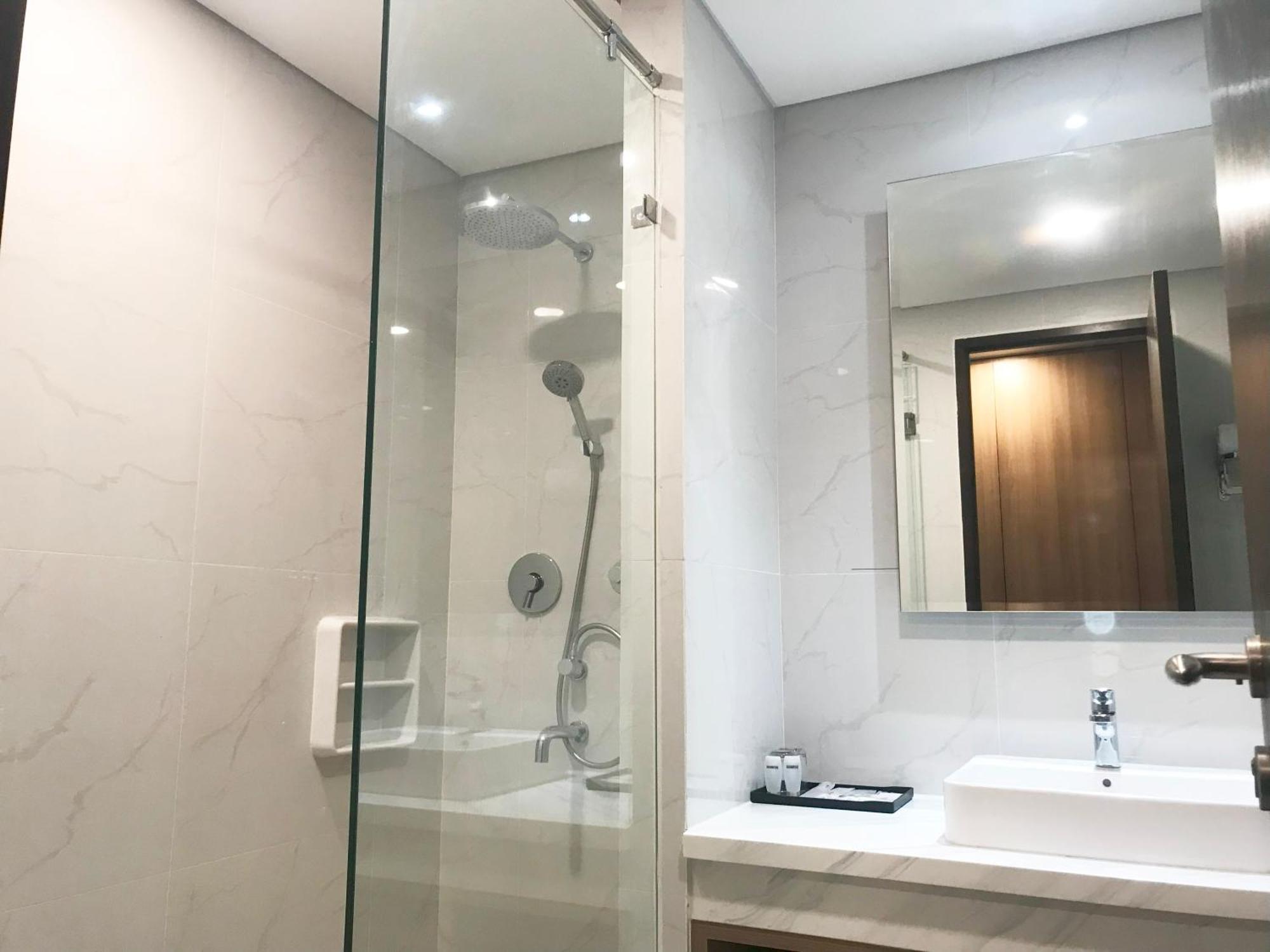 Labersa Hotel & Convention Center Samosir Sinapuran Eksteriør billede