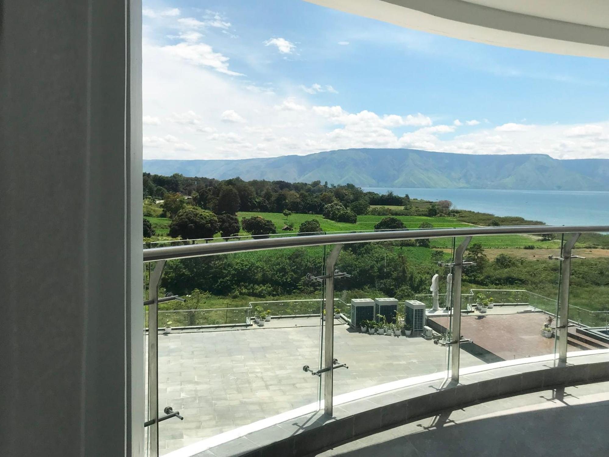 Labersa Hotel & Convention Center Samosir Sinapuran Eksteriør billede