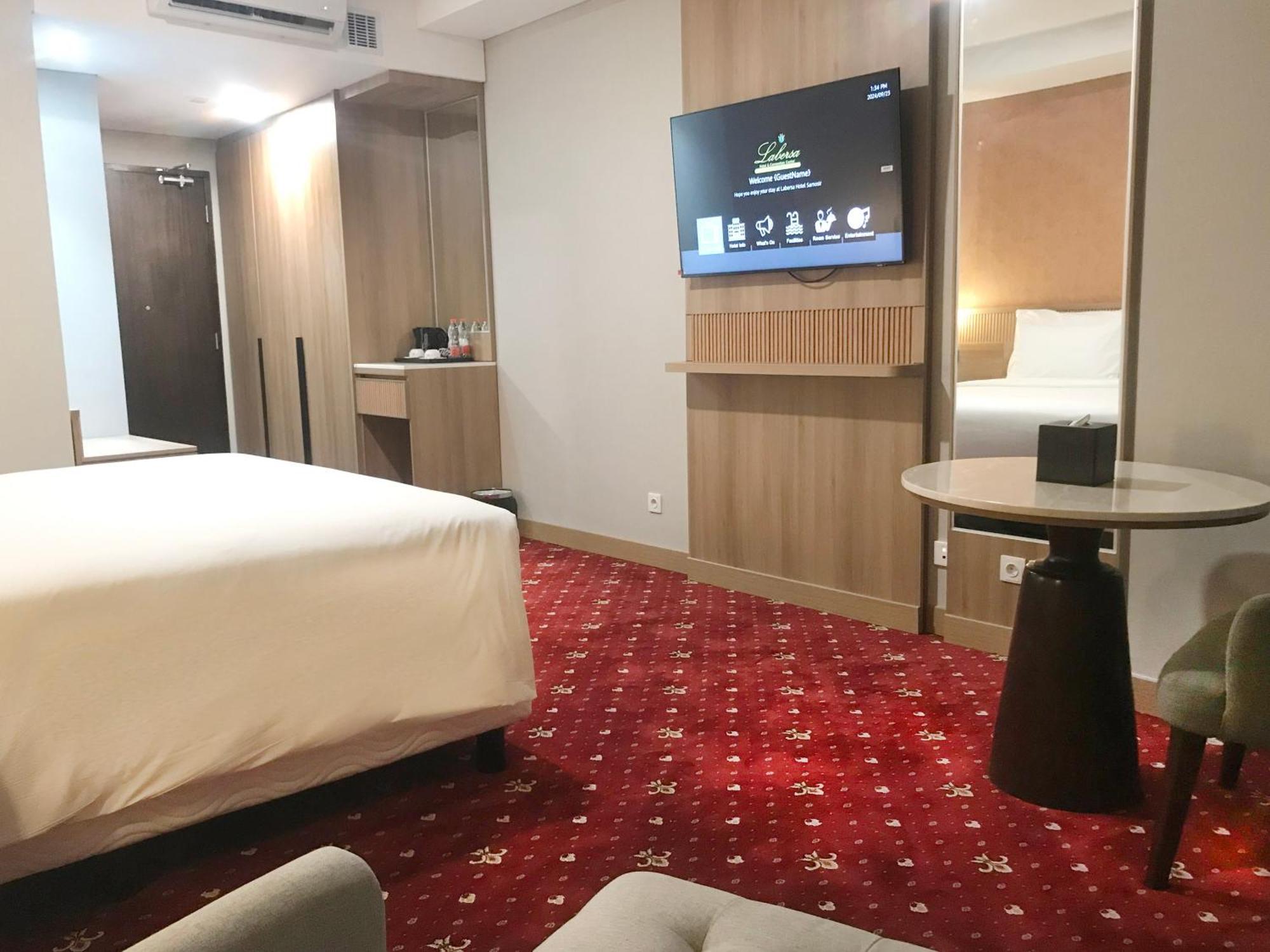 Labersa Hotel & Convention Center Samosir Sinapuran Eksteriør billede