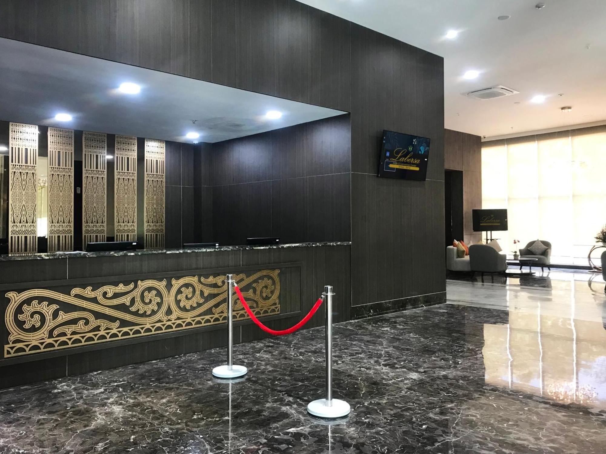Labersa Hotel & Convention Center Samosir Sinapuran Eksteriør billede
