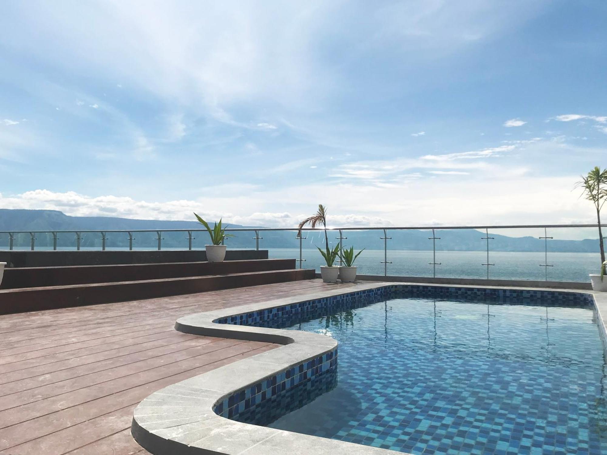 Labersa Hotel & Convention Center Samosir Sinapuran Eksteriør billede